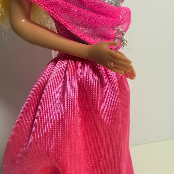 VINTAGE 1980 MATTEL HAPPY BIRTHDAY BARBIE DOLL 1ST EDITION - Picture 5 of 6
